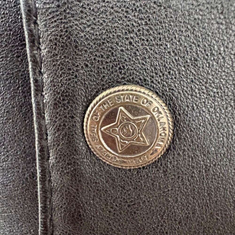 VTG Saguaro West Leather Vest Mens M Black Oklahoma State Seal Snap Cowboy Rodeo - Picture 4 of 9